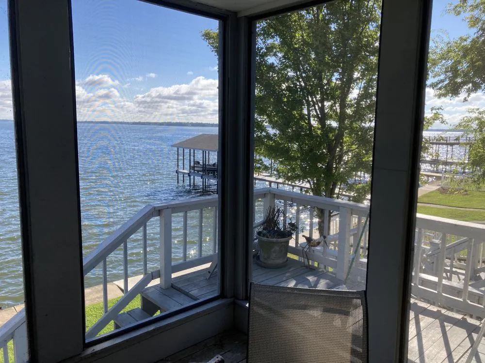 Slide of Terres Screen Repairs