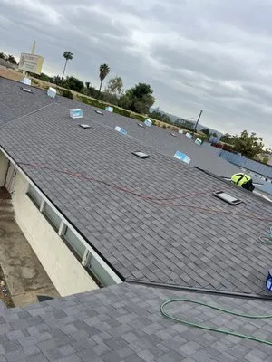 Tetris roofing systems Logo