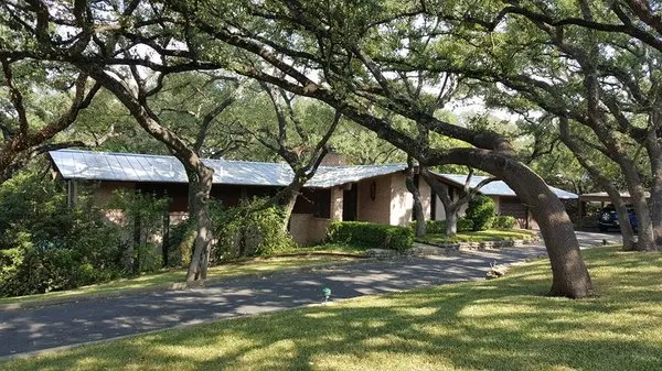 Texas Roofing and Restoration Services Logo