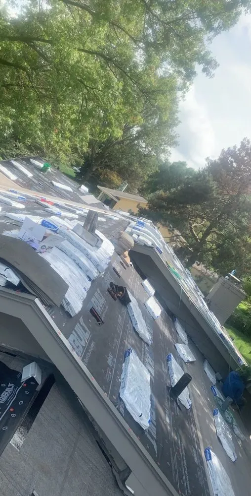Licensed residential roofing service same-day service across Dale, TX - Texas Summit Roofing