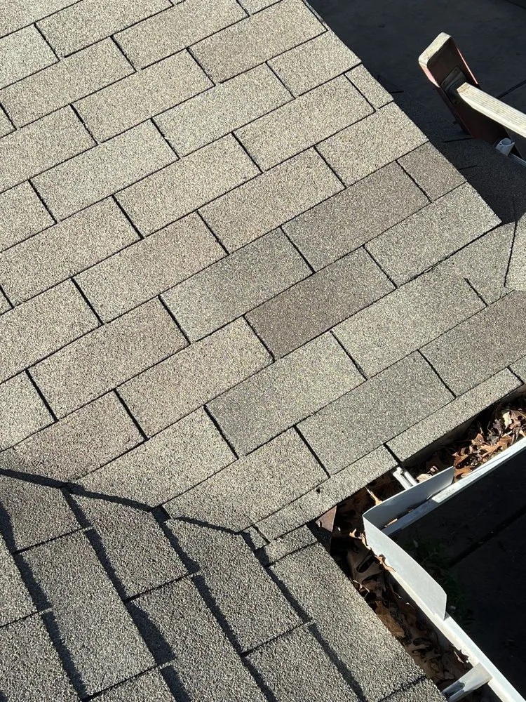 Top-rated shingle roofing service experts serving Dale, TX - Texas Summit Roofing