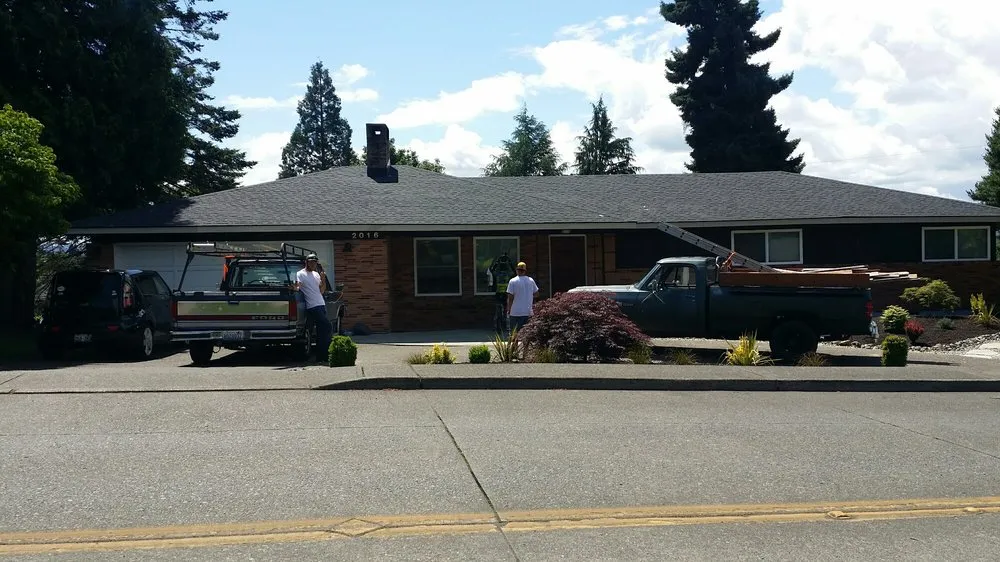 Slide of T&G Roofing