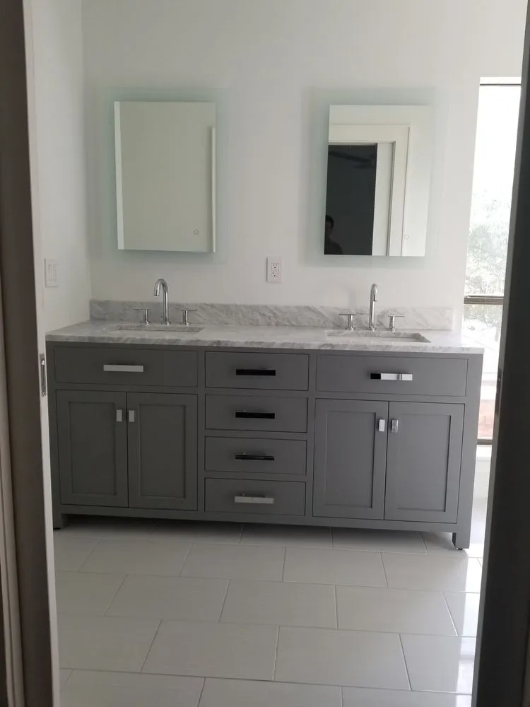 Slide of T&H General Contractor