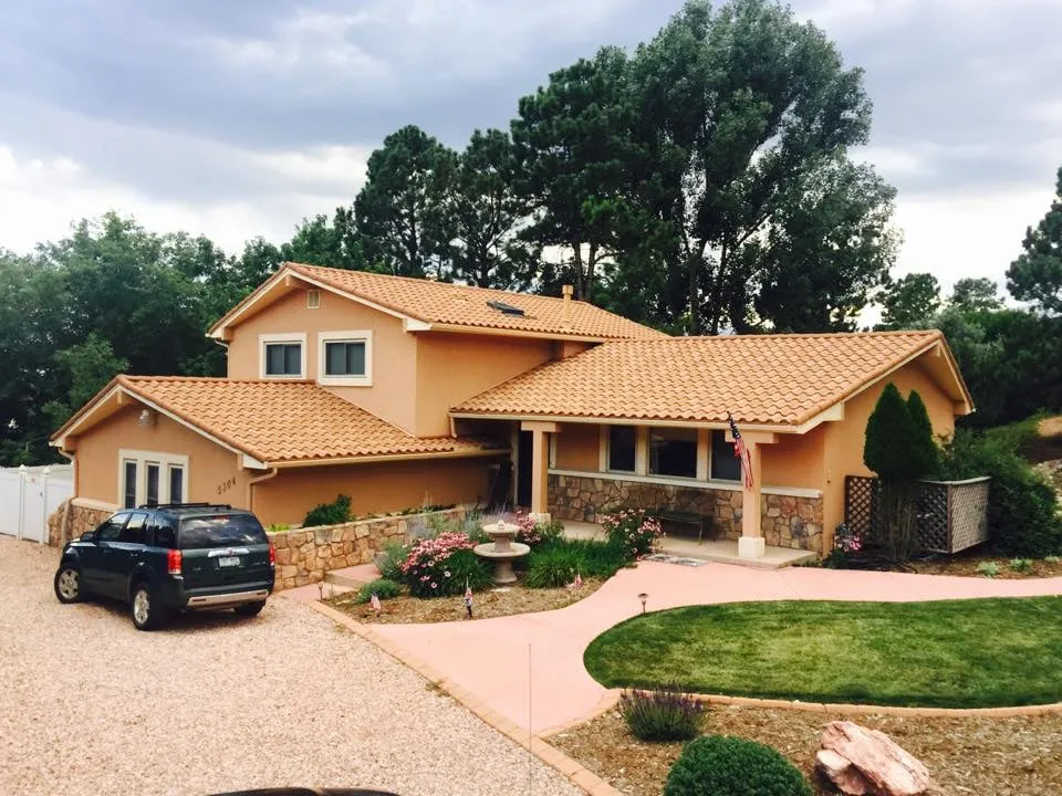 Slide of Thatsmyroofer.com