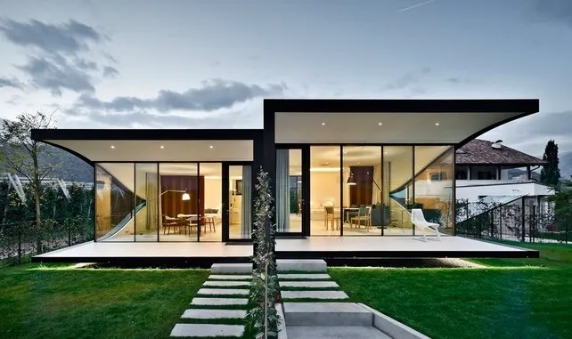 Slide of The Hampton Carpenter