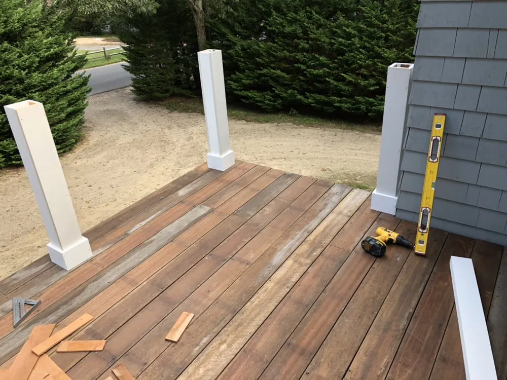 Slide of The Hampton Carpenter