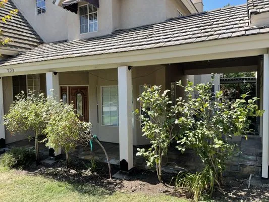 The Local Friendly Roofer Logo