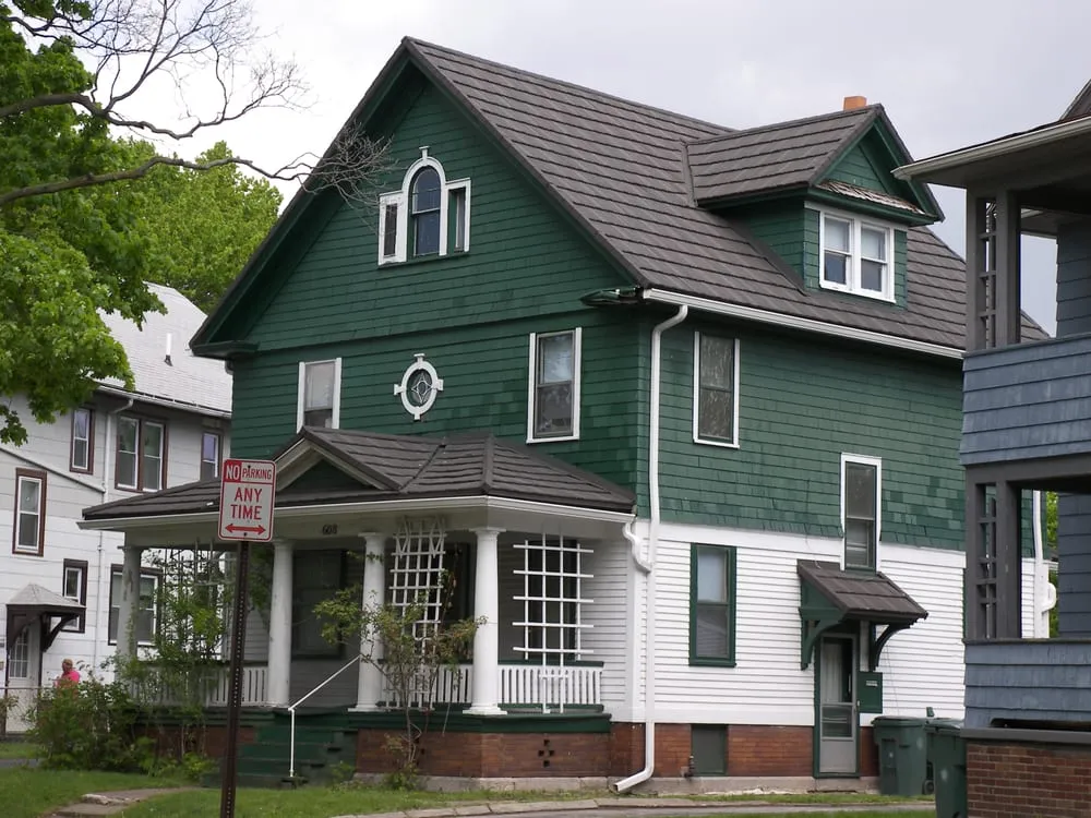 Slide of The Metal Roof Outlet