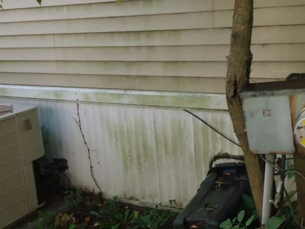 Slide of The Outside Guyz