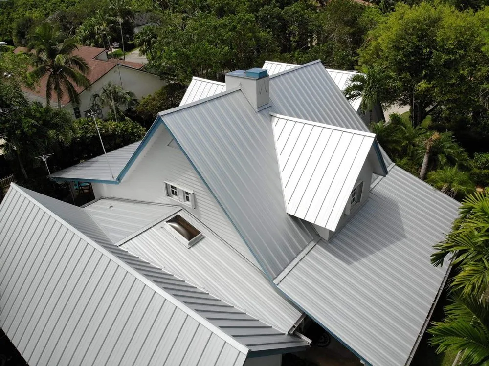 Slide of The Roof Boutique