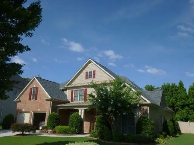 Slide of The Roof Clinic