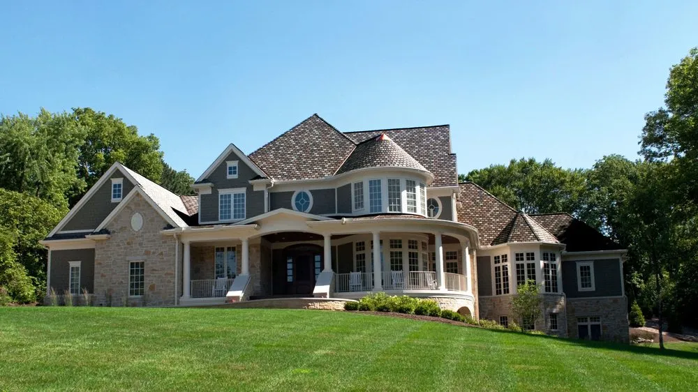 Slide of The Roof Clinic