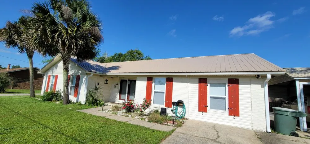 Slide of The Roof Company of NWFL