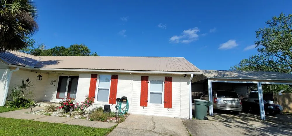 Slide of The Roof Company of NWFL