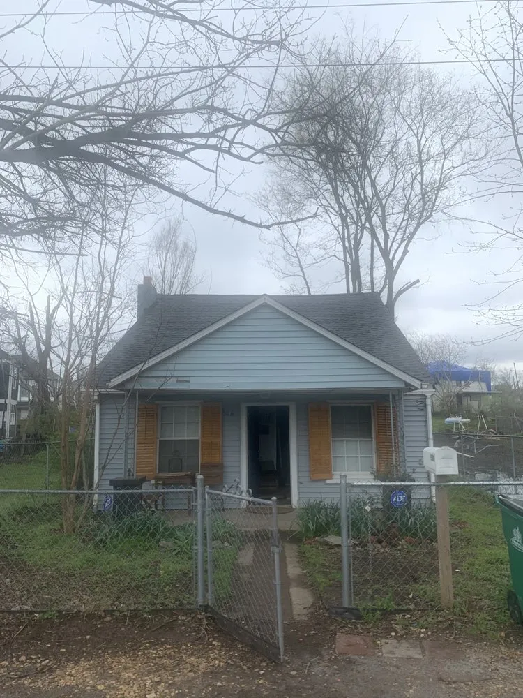 Slide of The Roof Guy