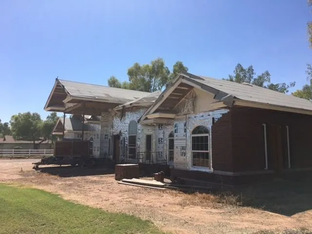 Slide of The Roof Medics