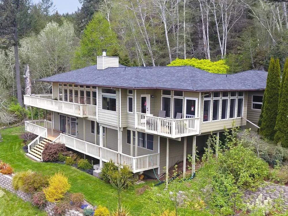 Slide of The Roofers