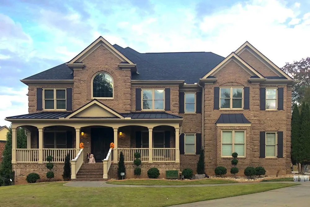 Slide of The Roofing HQ