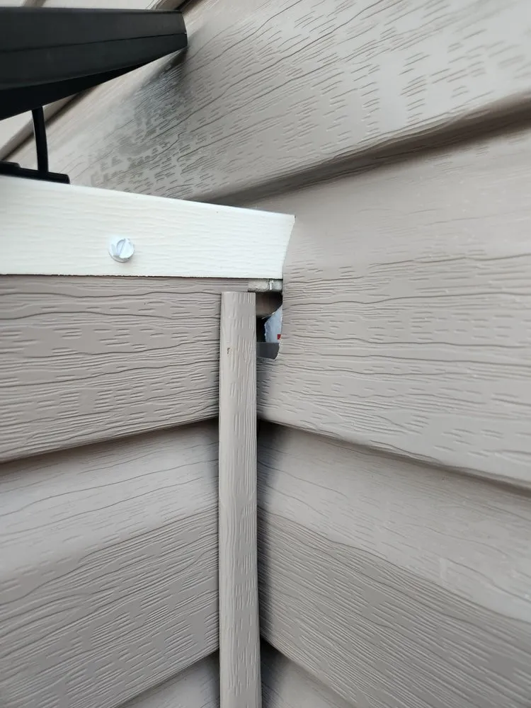 Slide of The Siding & Insulation Company