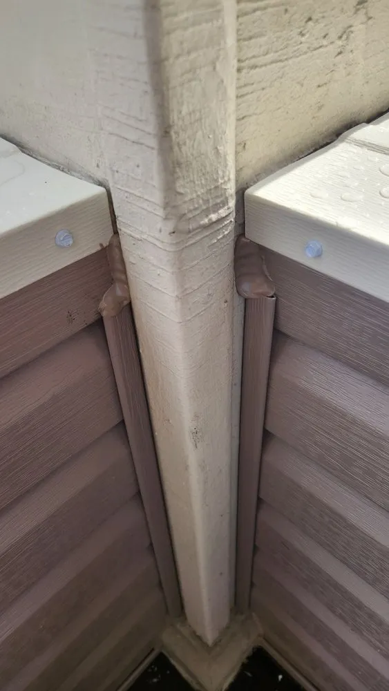 Slide of The Siding & Insulation Company