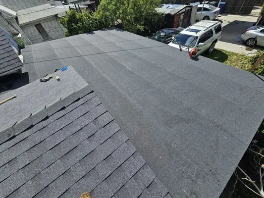 The Valle Roofing Logo