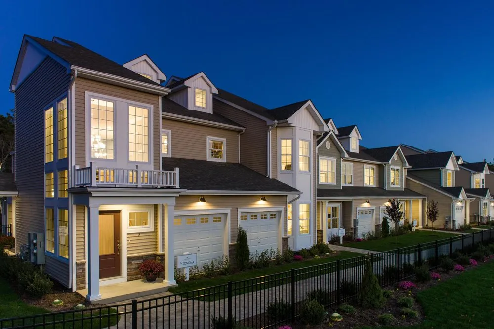 Slide of The Vinyl Siding Guys