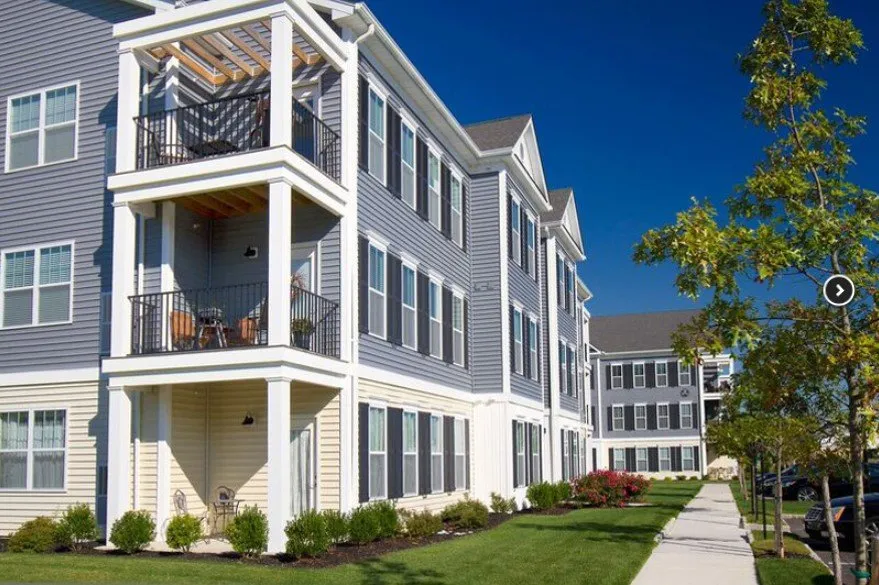 Slide of The Vinyl Siding Guys