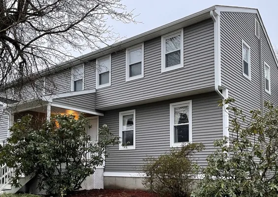 The Vinyl Siding Guys Logo