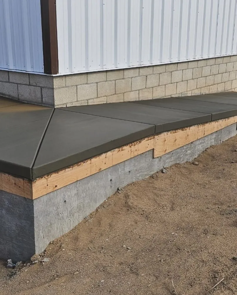 Slide of Thomas Commercial