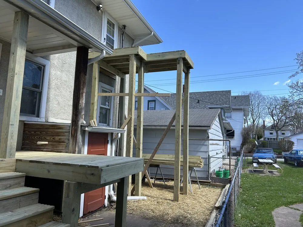 Slide of Thomas Construction