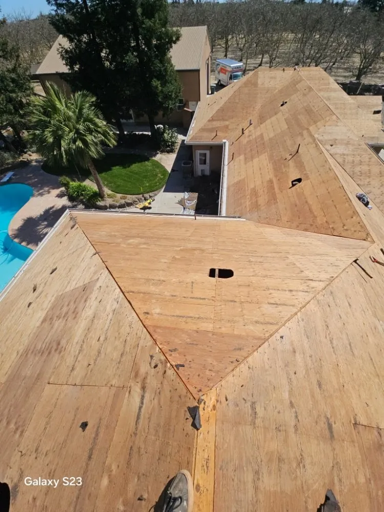 Slide of Thomas Ford Roofing