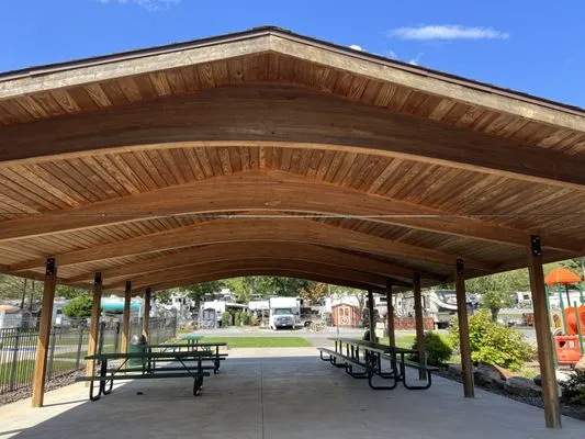 Thomas Home Builders Logo