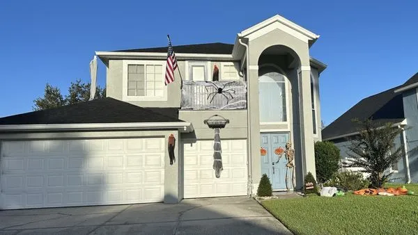 Thomas Roofing & Repair Logo