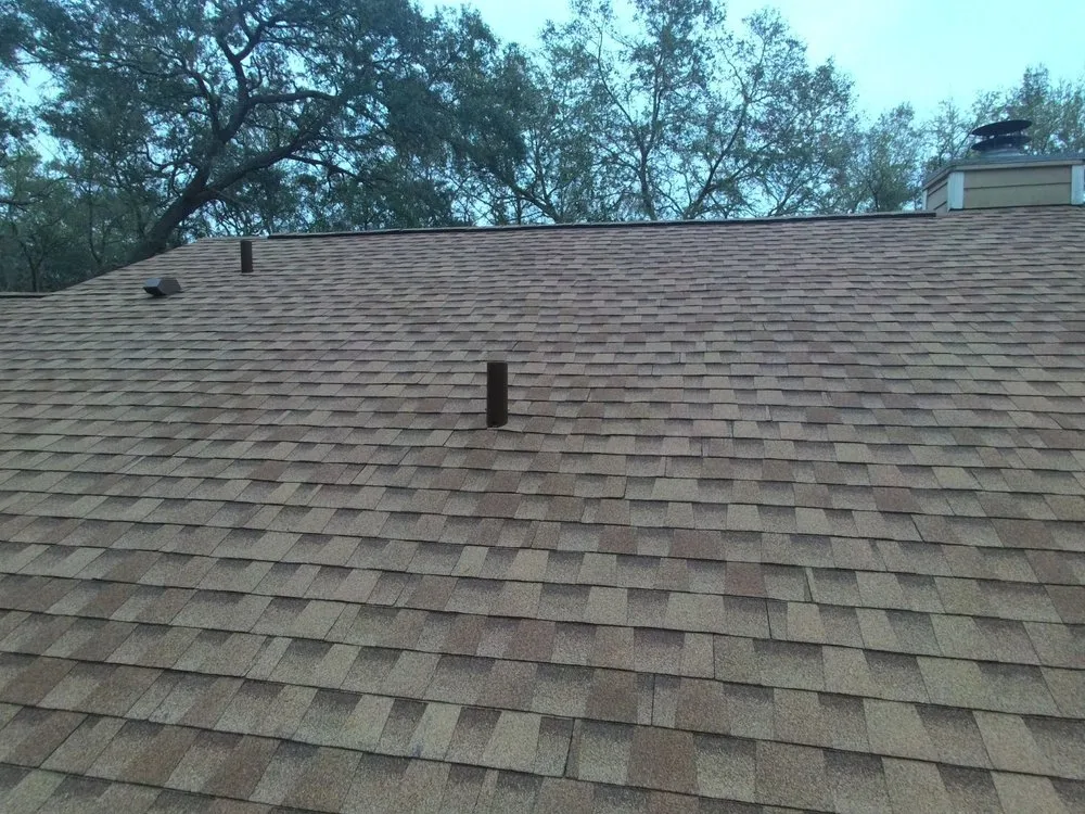 Licensed shingle roofing service experts serving Silver Spgs, FL - Thomas Roofing Of Central Florida Inc