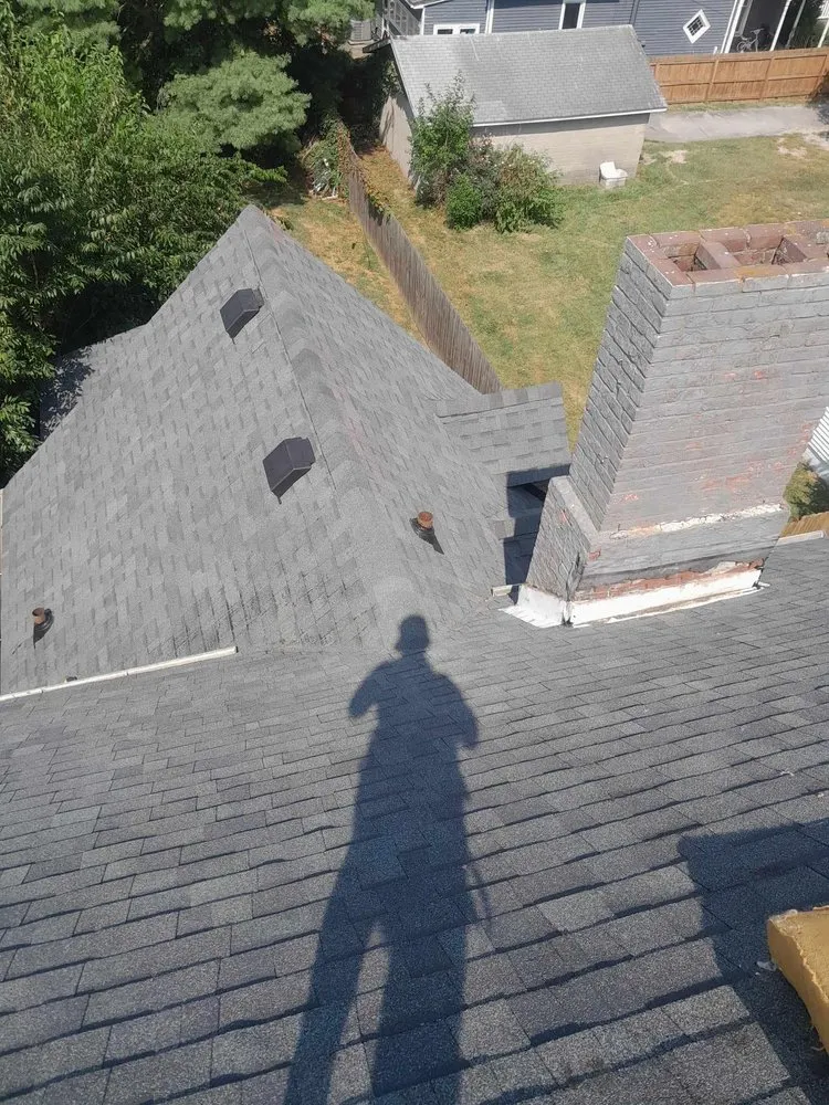 Slide of Thompson Construction & Remodel