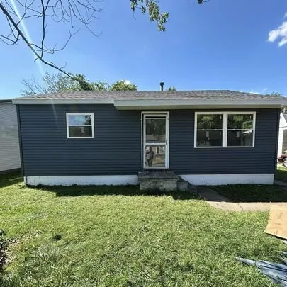 Slide of Thompson Construction & Remodel