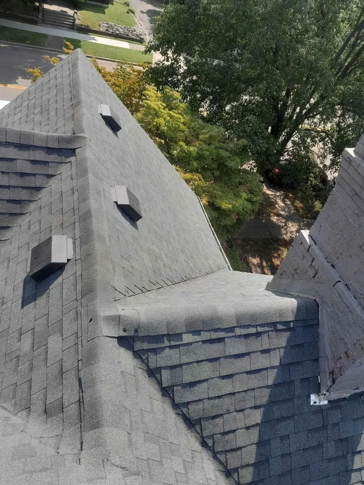 Slide of Thompson Construction & Remodel