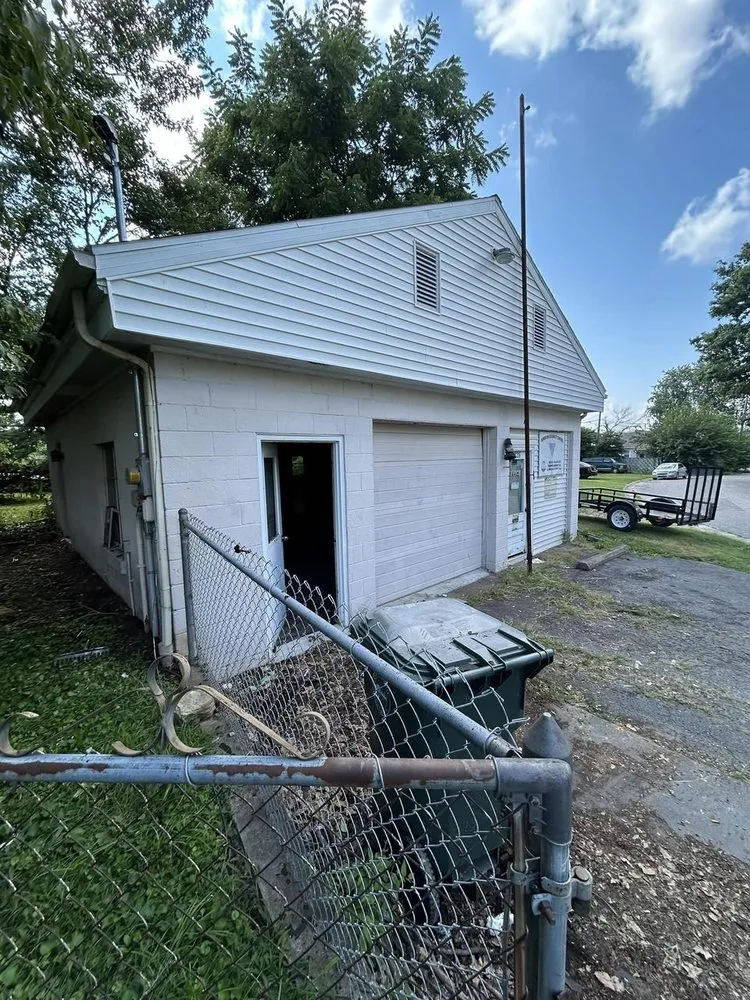 Slide of Thompson Construction & Remodel