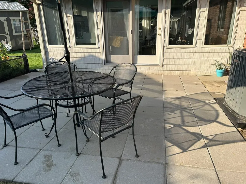 Slide of Thompson Construction & Remodel