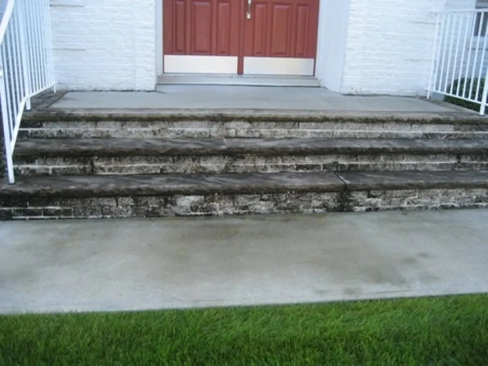 Slide of Thompson Roof Cleaning & Power Washing