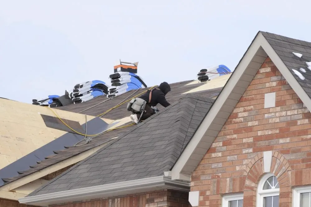 Expert roof installation experts serving Linn Creek, MO - Thompson Roofing & Reconstruction