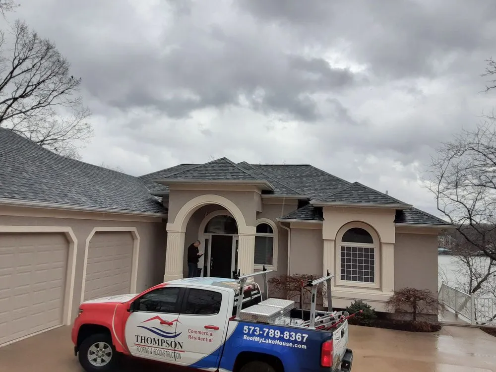 Expert flat roof repair experts serving Linn Creek, MO - Thompson Roofing & Reconstruction