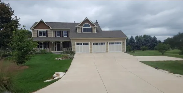 Slide of Thompson Roofing