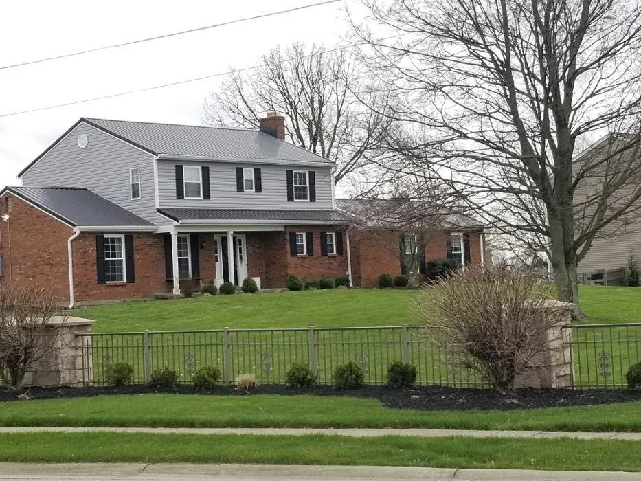 Slide of Thompson Roofing