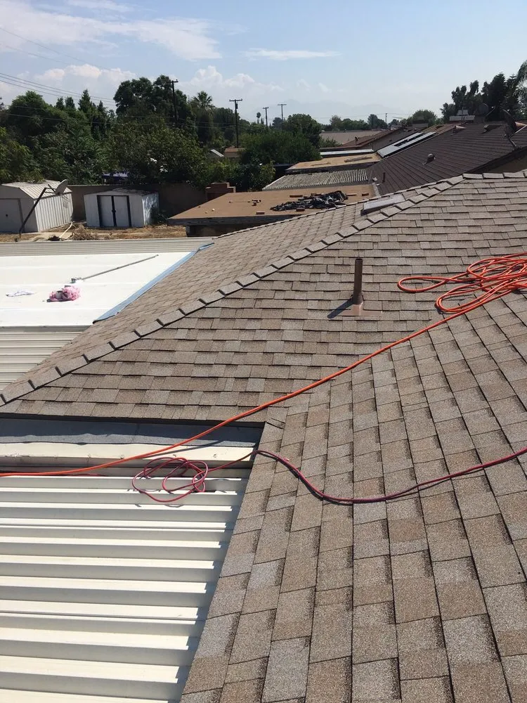 Slide of Thompson Roofing