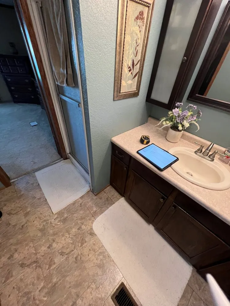 Slide of Thompson's Home Improvement