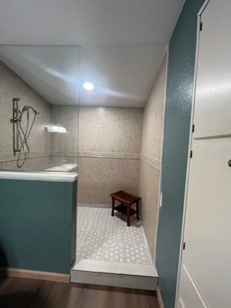 Slide of Thompson's Home Improvement