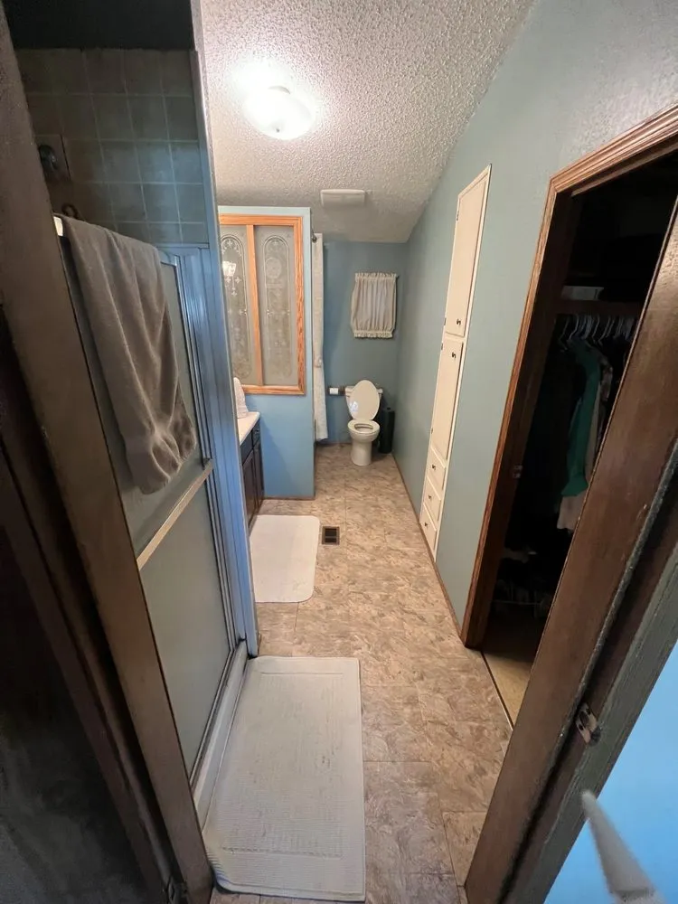 Slide of Thompson's Home Improvement