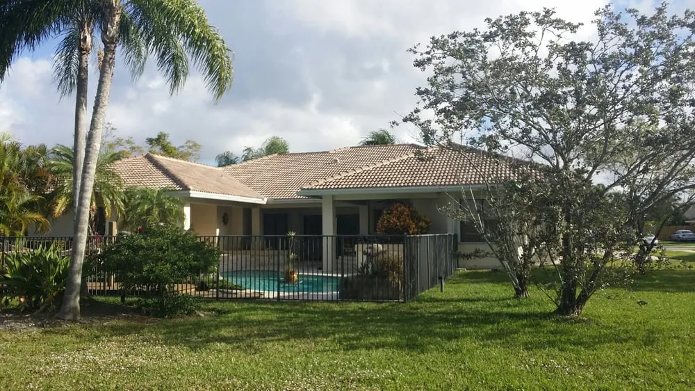 Slide of Thompsons Roofing