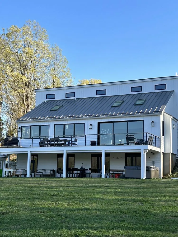 Slide of Thomson Roofing